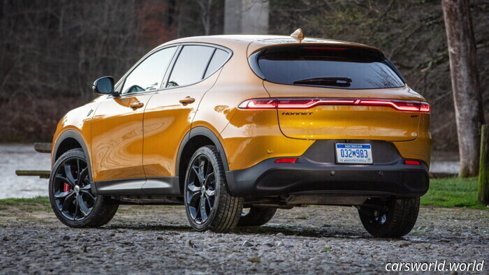 Stellantis не может избавиться от автомобилей Dodge 2024 года, и это не единственная компания с остатками | Carscoops